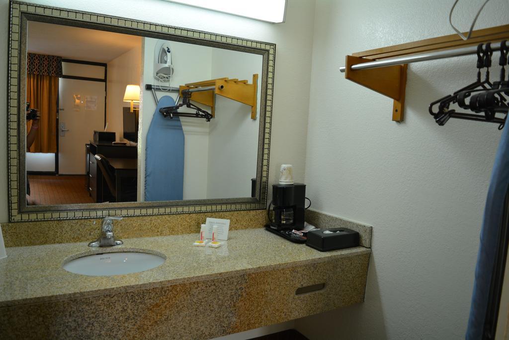 Days Inn By Wyndham Port Royal/Near Parris Island Eksteriør bilde